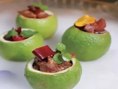 脆皮肘子、柠檬冷吃兔、青椒毛血旺制作方法